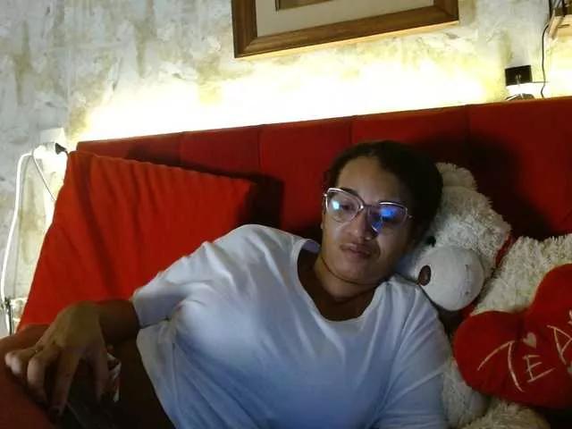 Moranguh on BongaCams 