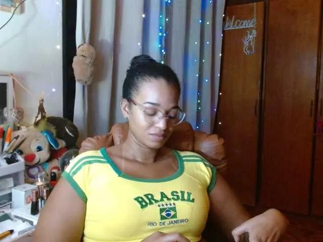 Moranguh on BongaCams 