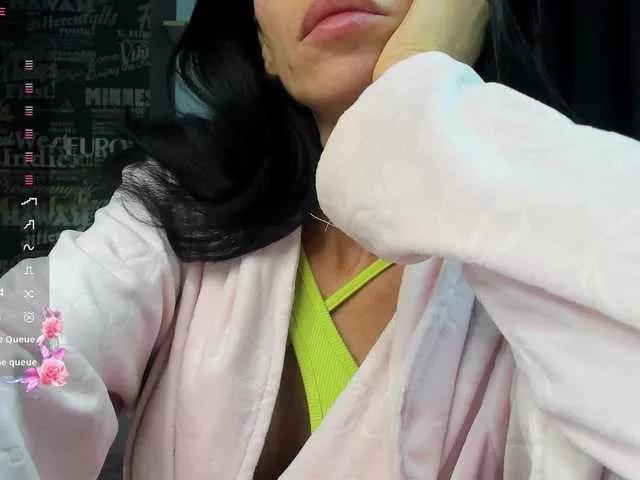 MyaBlack on BongaCams 