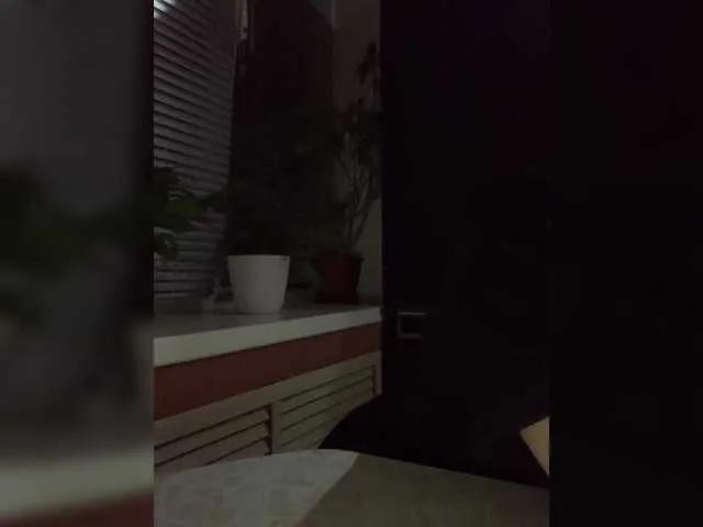 Poli999 from BongaCams