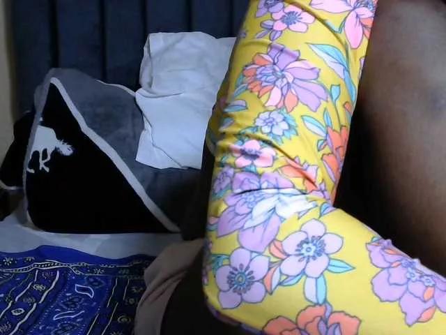 PrettyAlianah on BongaCams 