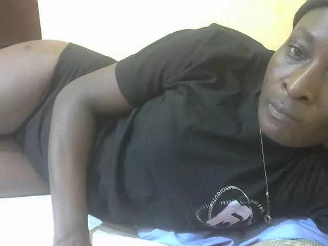 Prettytallgirl on BongaCams 