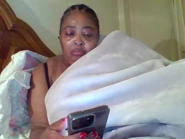 pussylips53 on BongaCams 