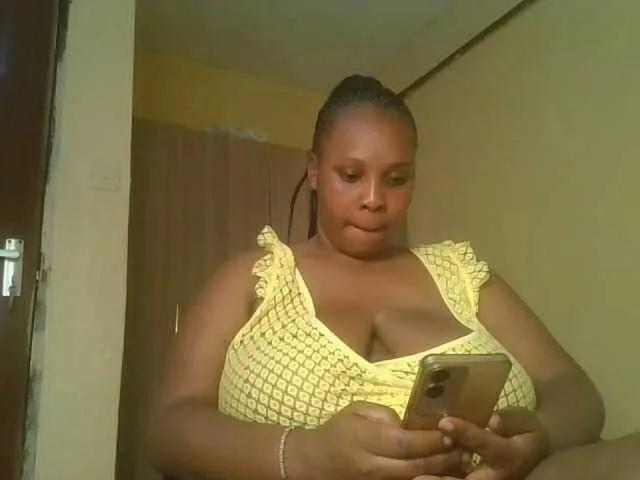 Queenlily25 from BongaCams