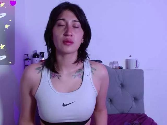 Red-moonn on BongaCams 