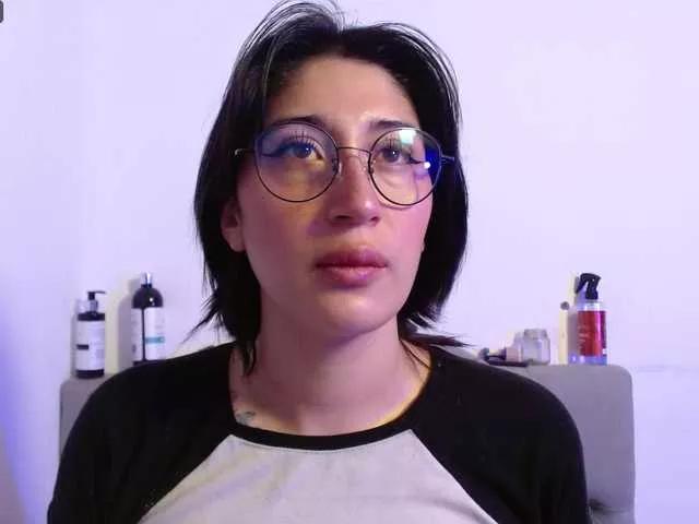 Red-moonn on BongaCams 