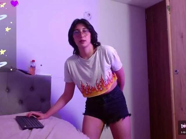 Red-moonn on BongaCams 