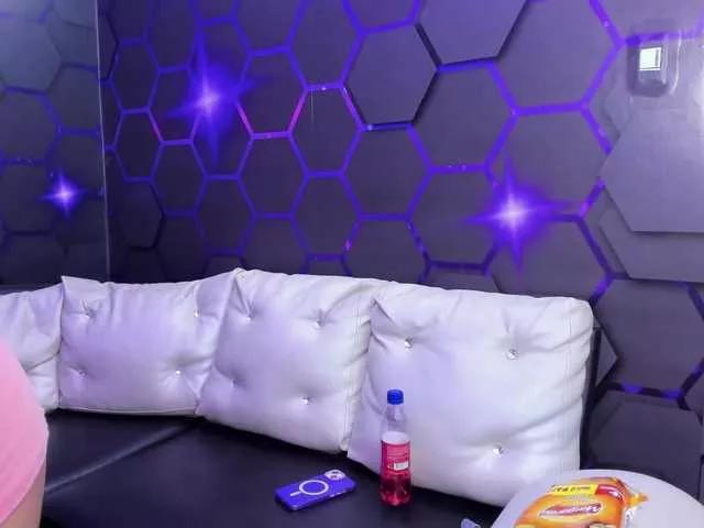 room-kitty on BongaCams 