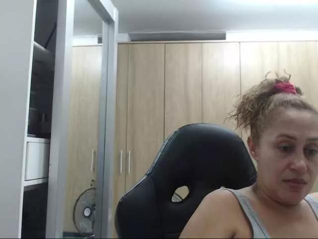 RoxanaMilf on BongaCams 