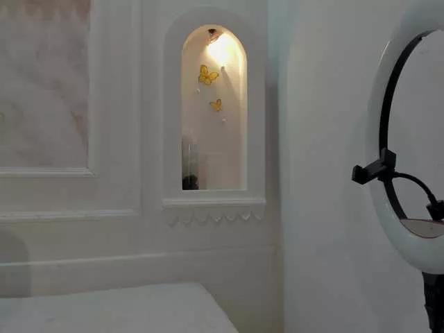 roxy-roux on BongaCams 