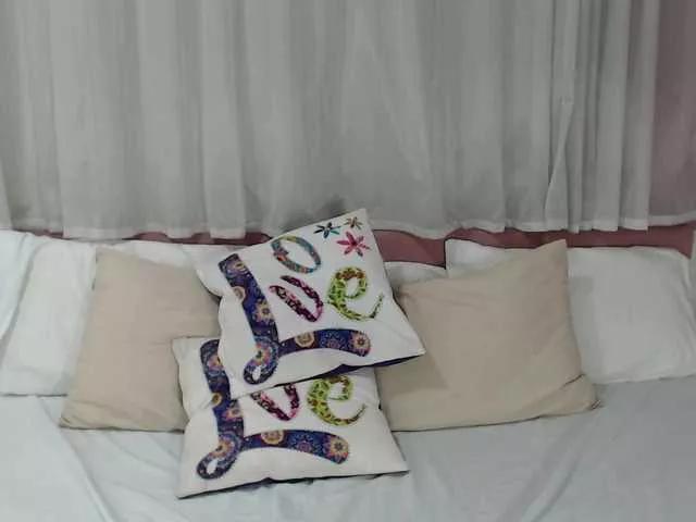 ScarletLevis on BongaCams 