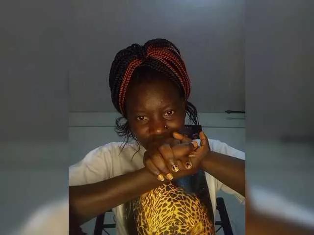 SexyBee55 on BongaCams 
