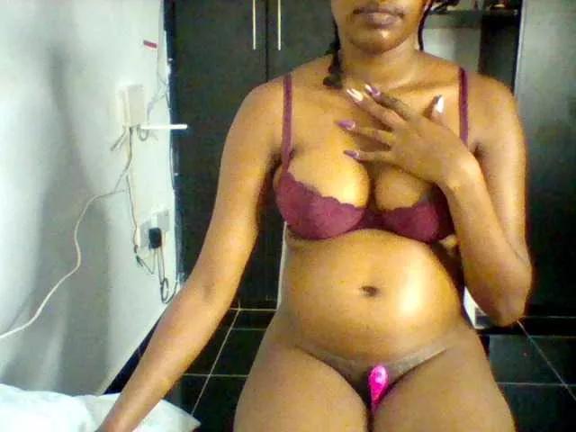 Sexyred-4 on BongaCams 