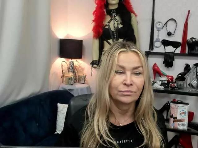 soft-crystal on BongaCams 
