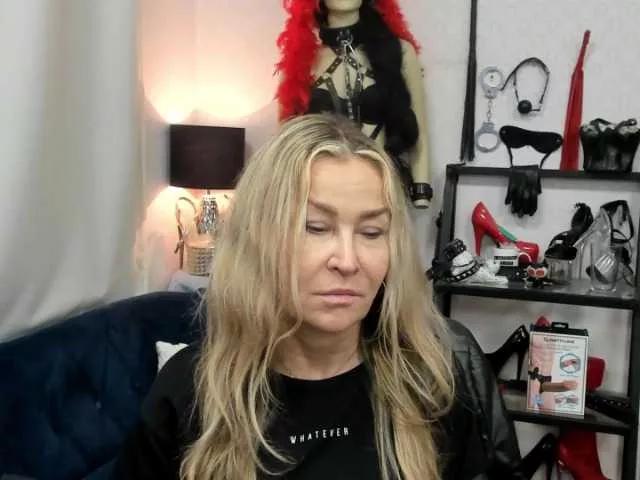 soft-crystal on BongaCams 