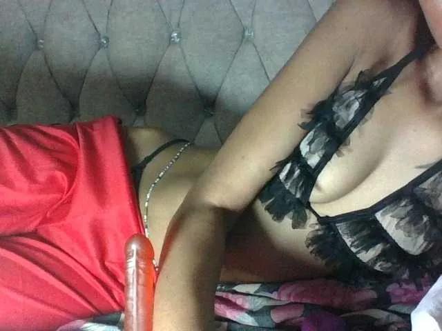 Sweet-Iddah on BongaCams 