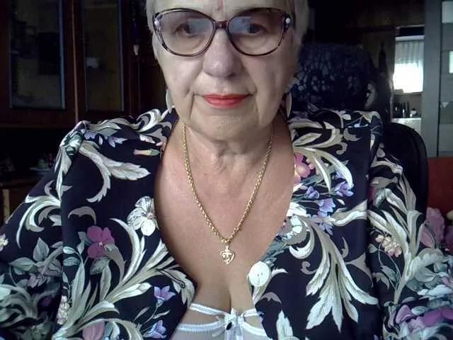 SweetCherry00 on BongaCams 