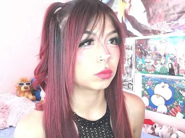 Sweetred11 on BongaCams 