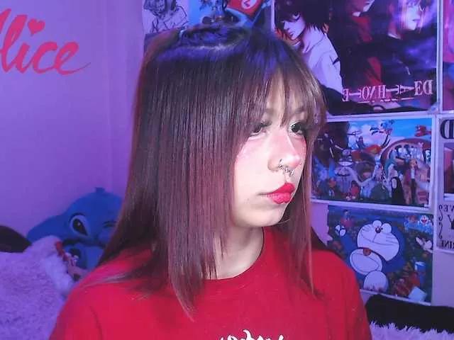 Sweetred11 on BongaCams 