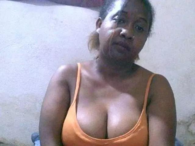 Sylivinaahh on BongaCams 