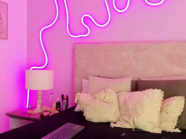 TaraCarson on BongaCams 