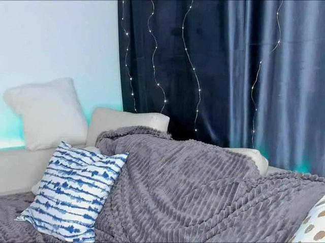 Freechat ViollaFoxxy on BongaCams