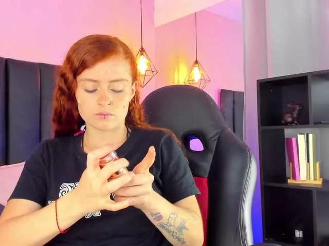 WandaScarlett on BongaCams 