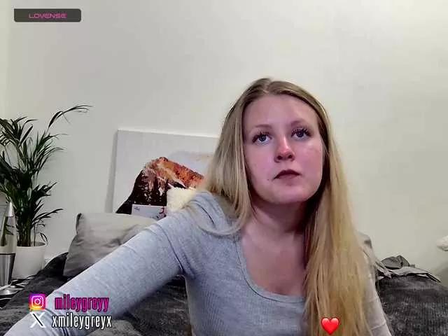 xmileygreyx on BongaCams 