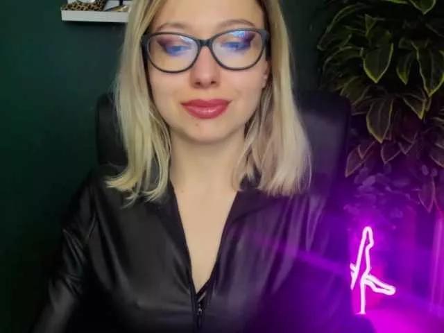 xxHeidiLove on BongaCams 