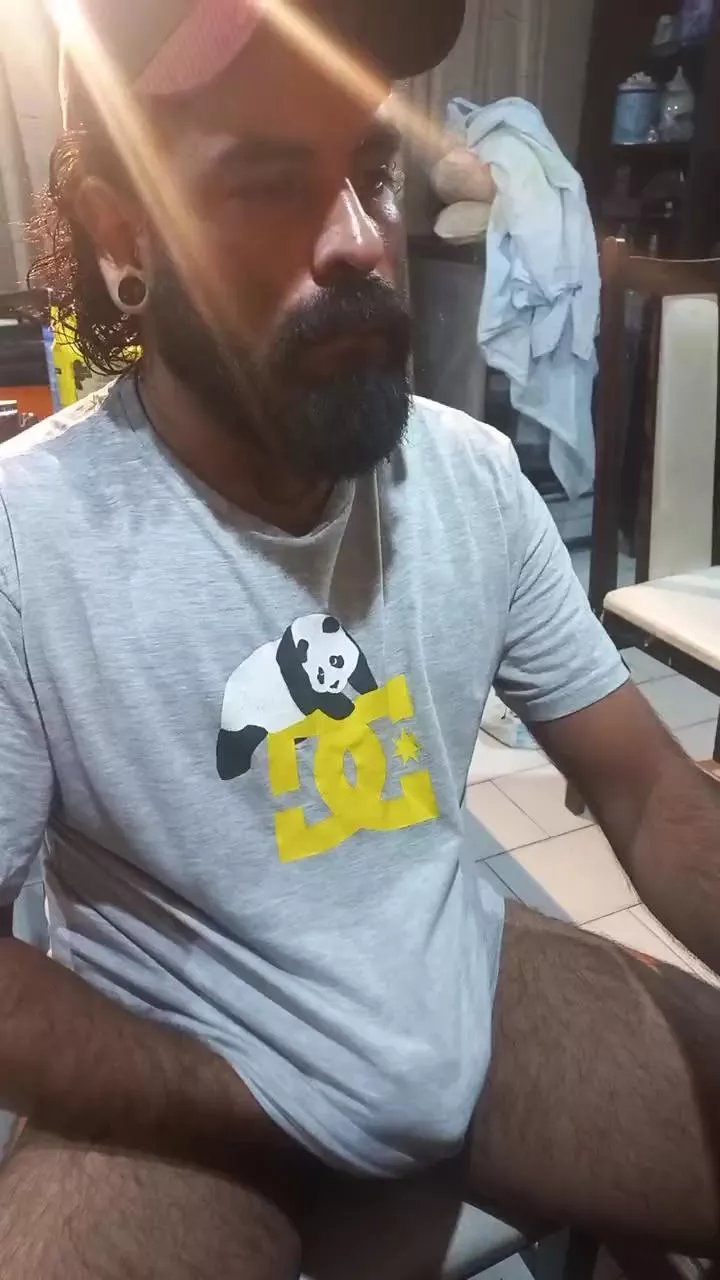 Offline Aguustin21 on Cam4