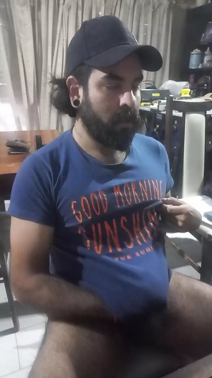 Offline Aguustin21 on Cam4