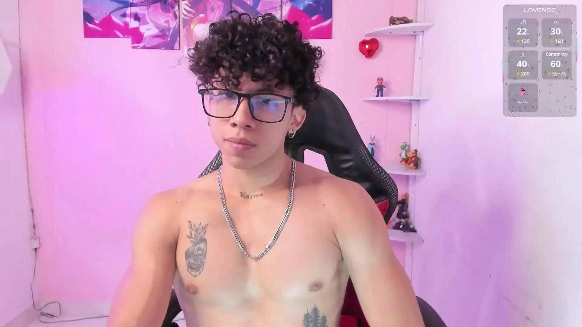 Akaza_ on Cam4 