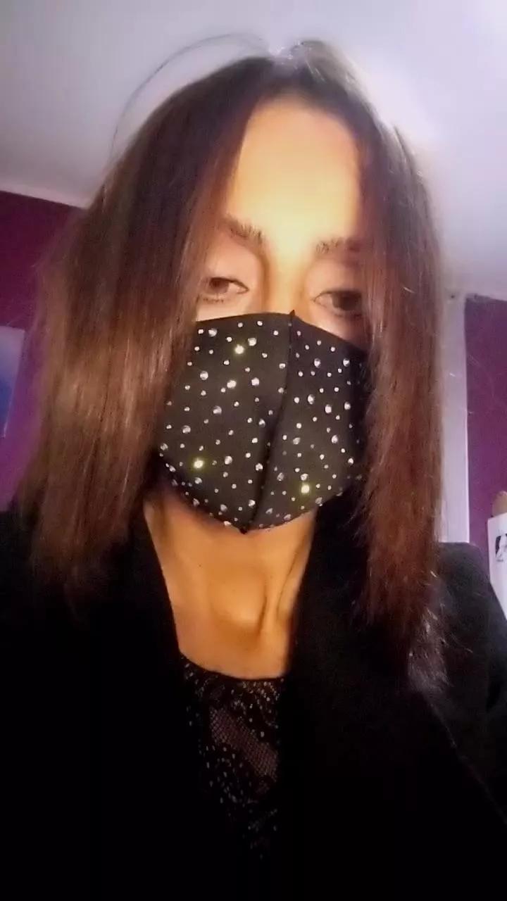Akemy_room on Cam4 