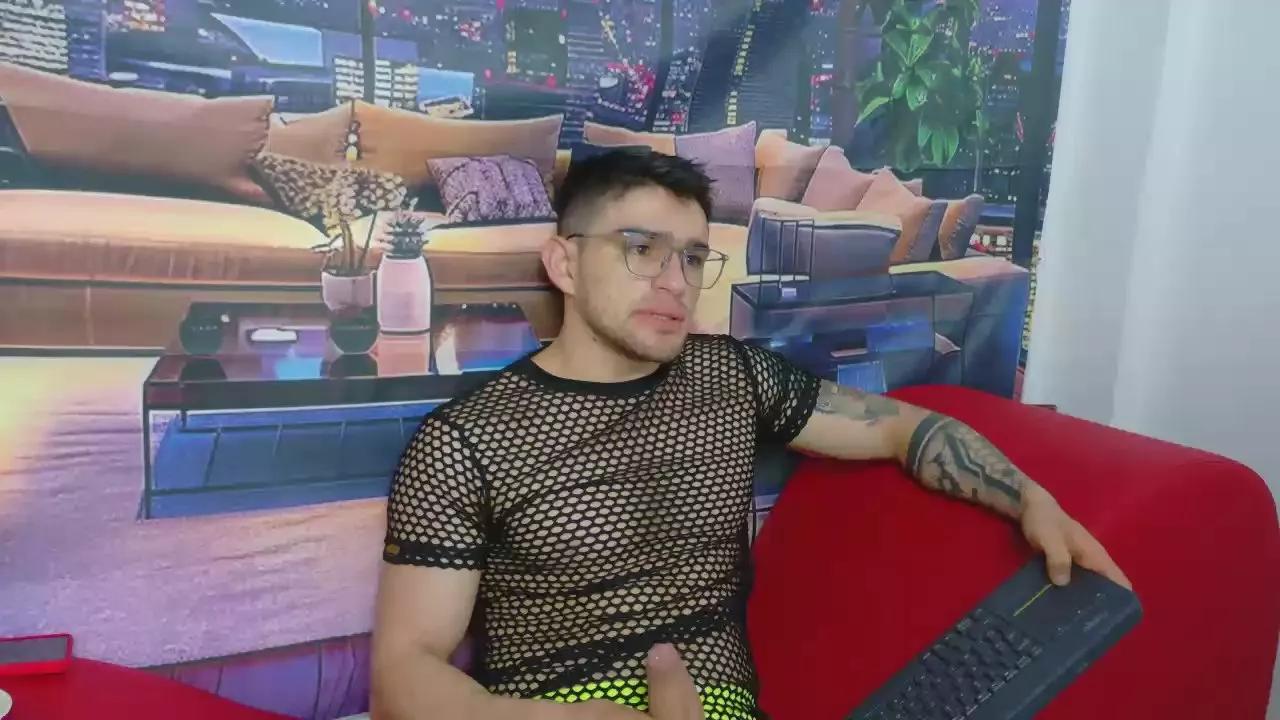 alejandro_marin on Cam4 