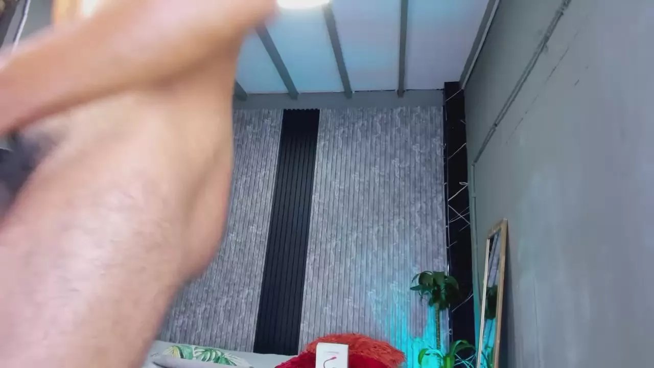 Offline alex_bigcock90 on Cam4