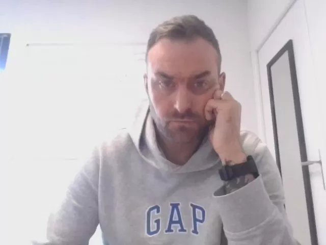 Offline amant35_x on Cam4