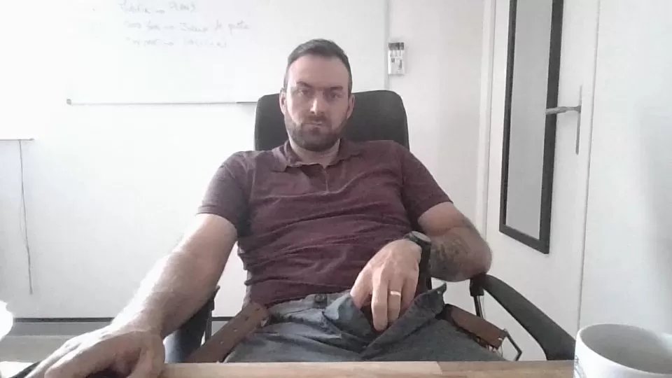 Offline amant35_x on Cam4