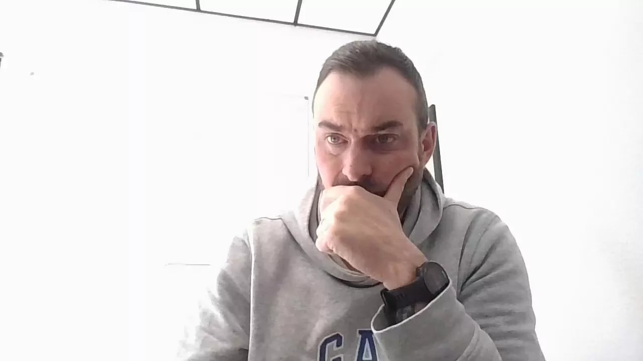 Offline amant35_x on Cam4