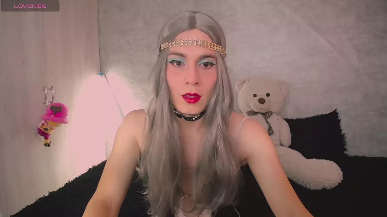 AmelyRoux on Cam4 