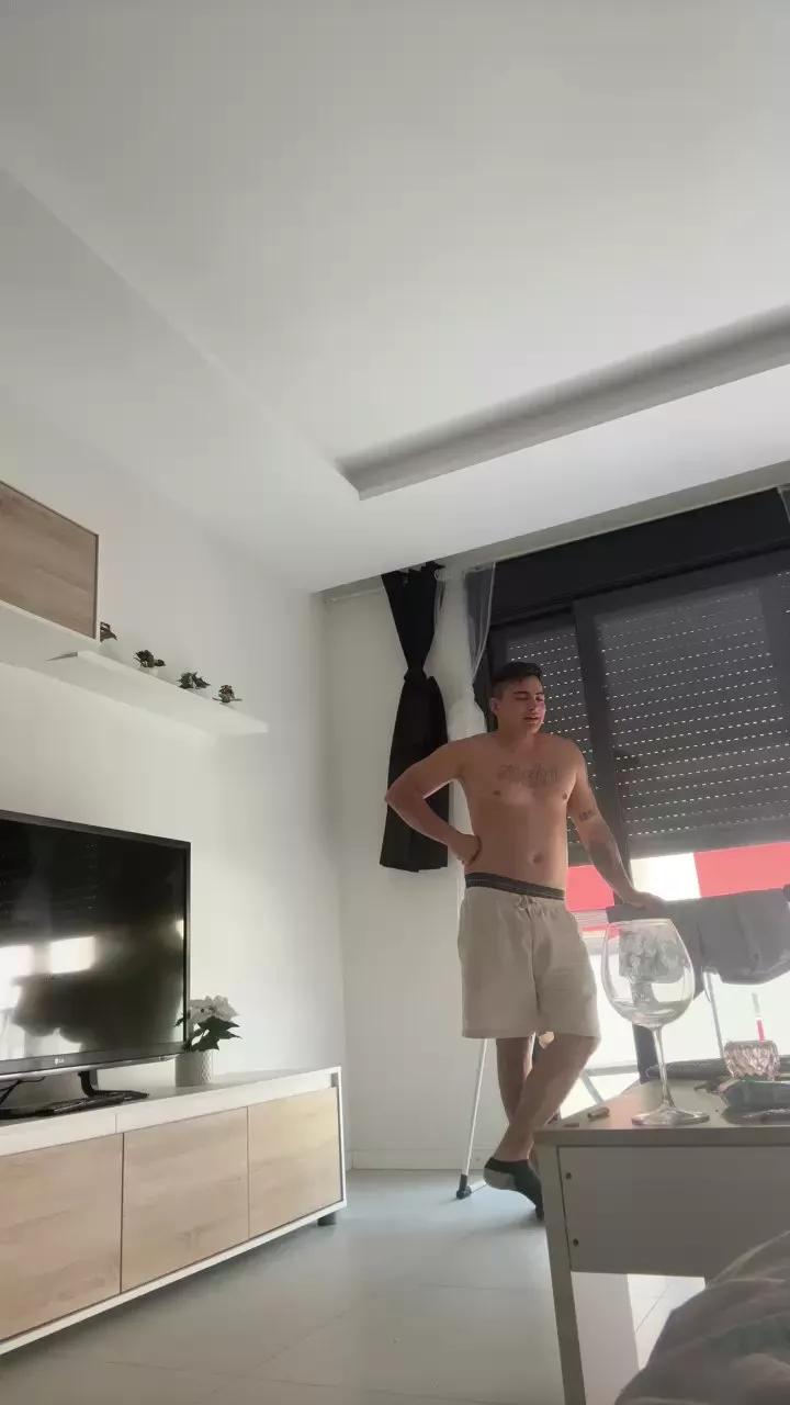 Andres1998624 on Cam4 