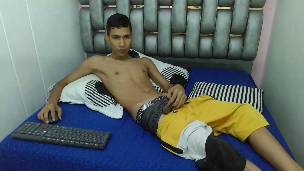 AndrewRock_ on Cam4 