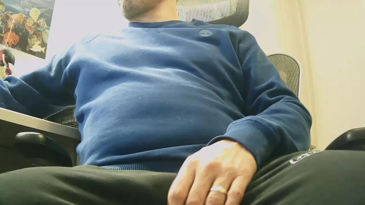 andyukmids on Cam4 