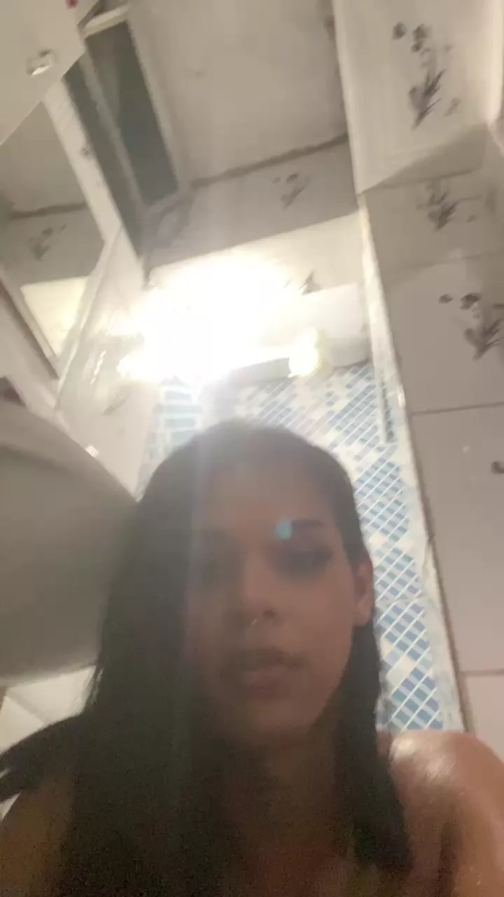 Offline Annavelarr on Cam4