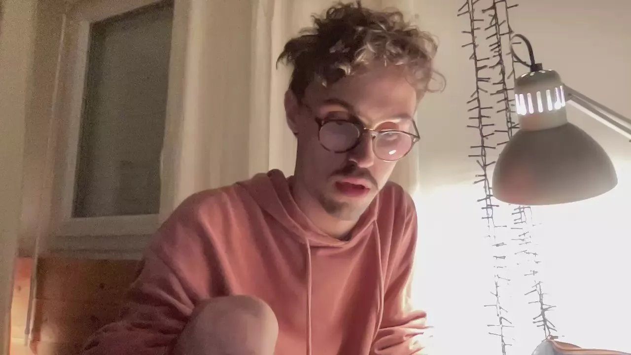 Offline antou_pv on Cam4