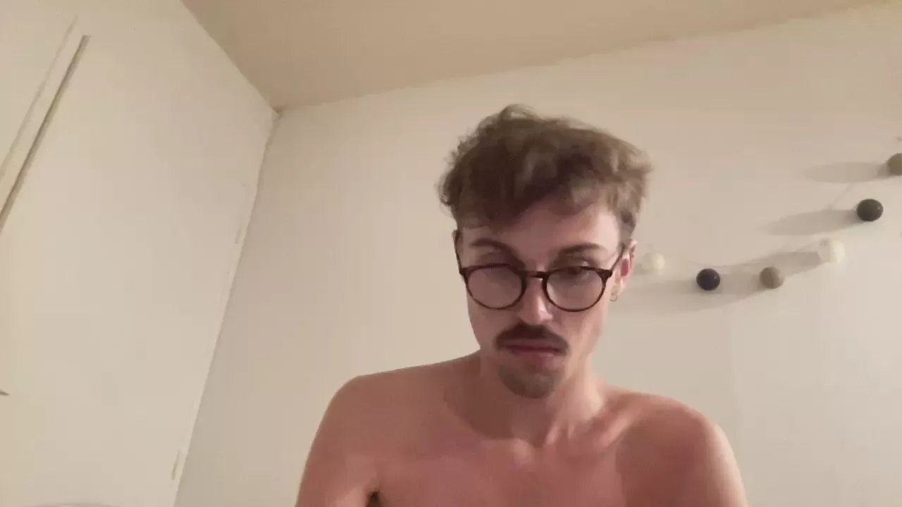 Offline antou_pv on Cam4