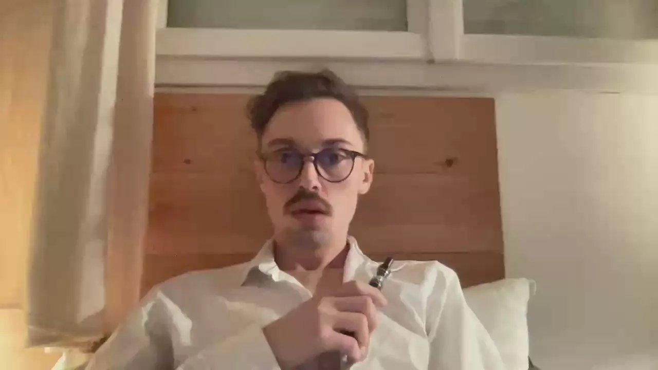 Offline antou_pv on Cam4