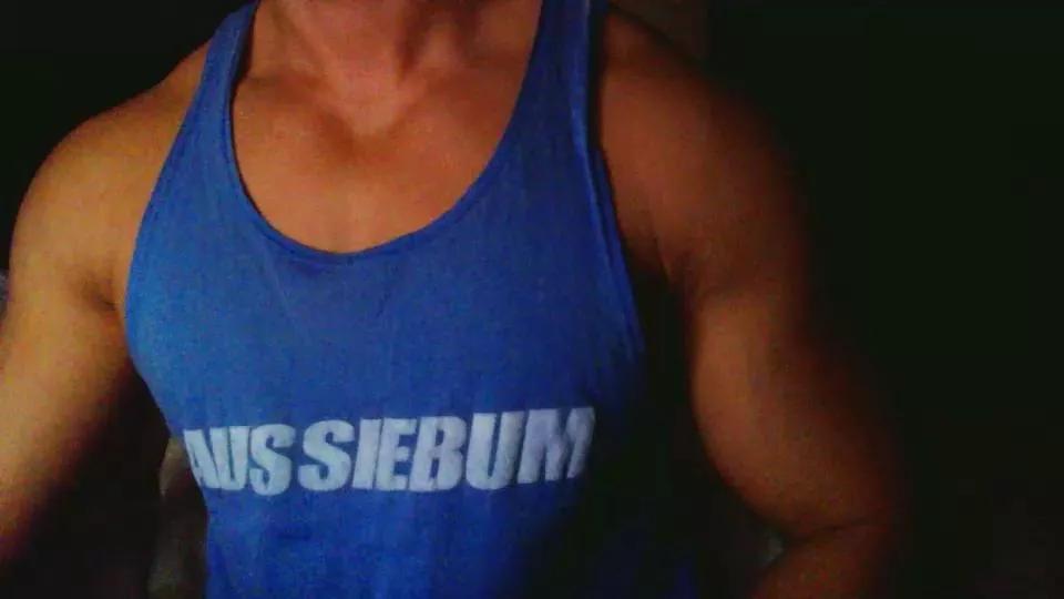asiayoung on Cam4 