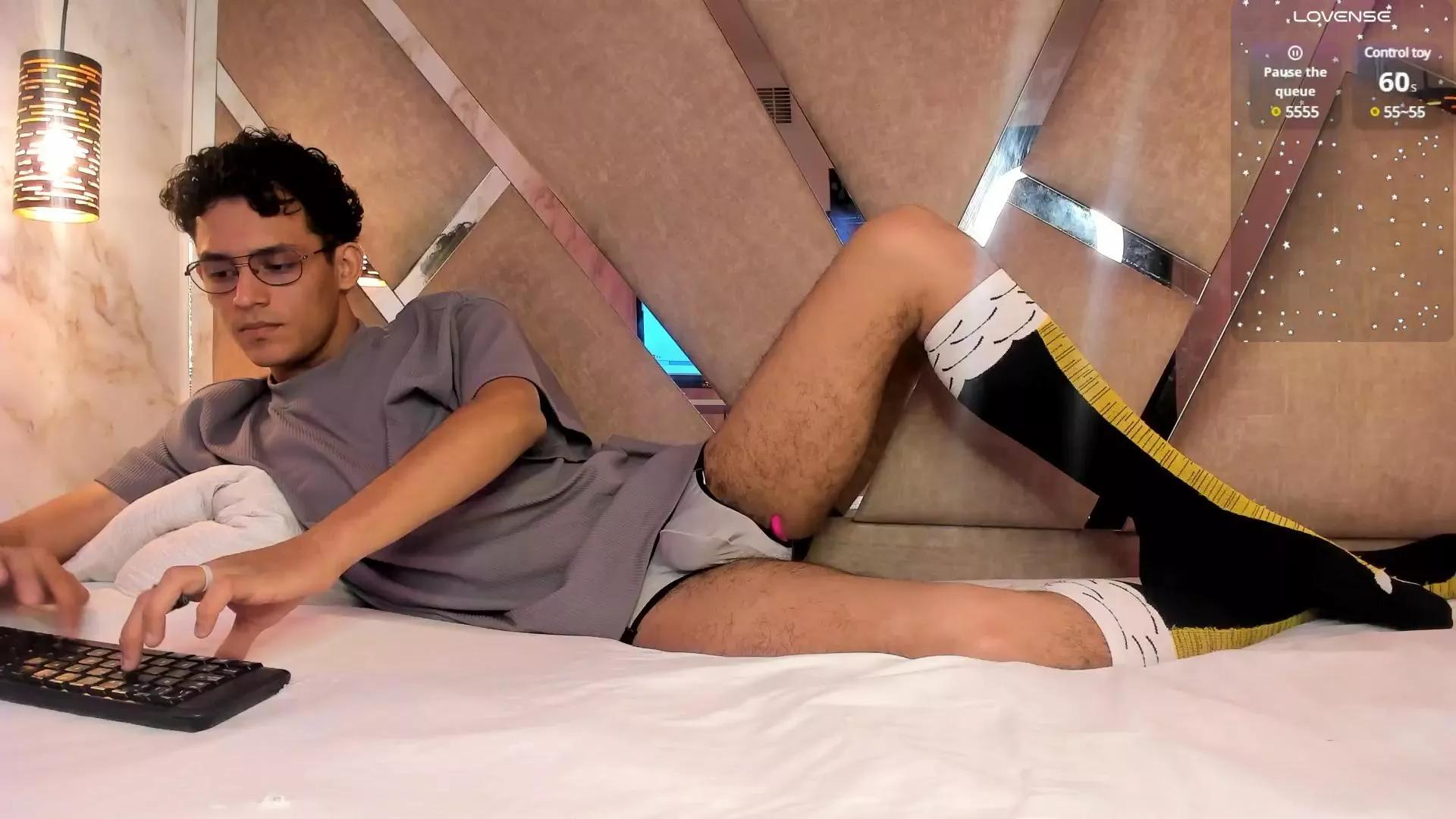 AxelFoul_ on Cam4 