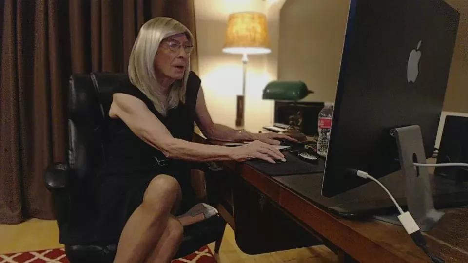az_michelle4 on Cam4 