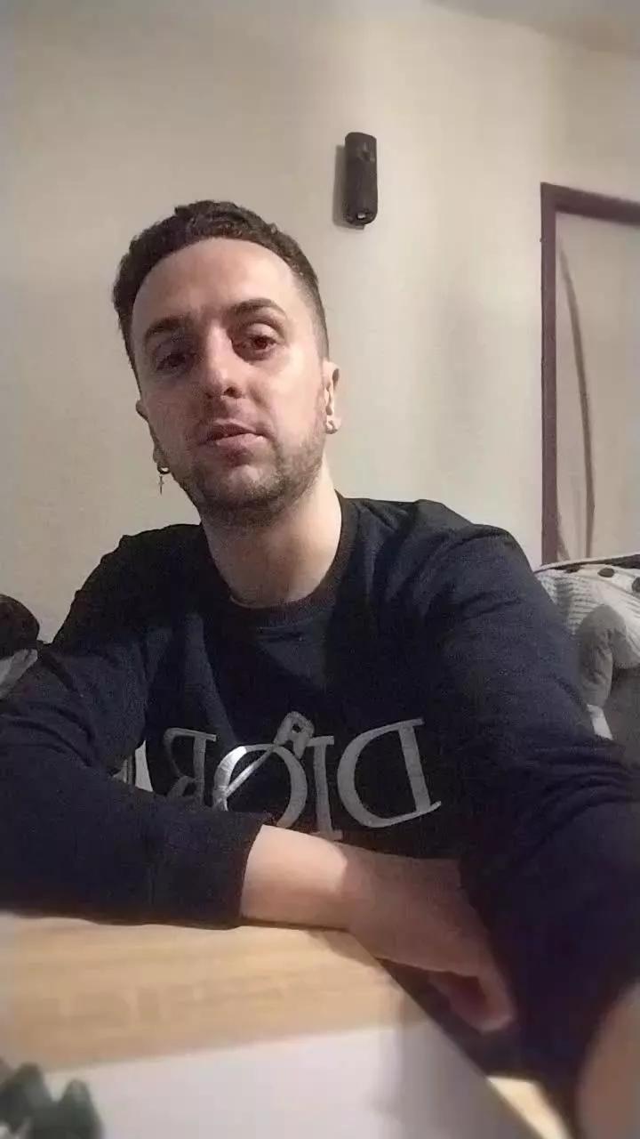 Bambite38 on Cam4 